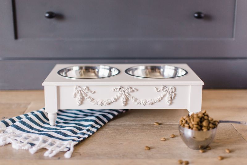 Elegant Elevated Feeder
