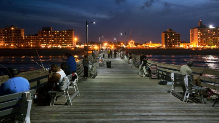 American Fishing Piers Where Night Fishing Catches Record Fish